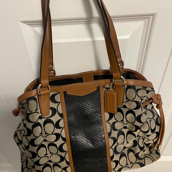 Coach purse - Picture 1 of 8